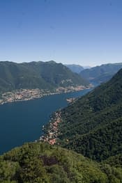 Panorama del lago di Como dal Faro Voltiano