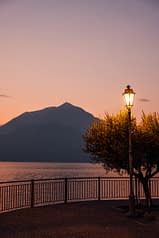 Splendido tramonto sul lago di Como